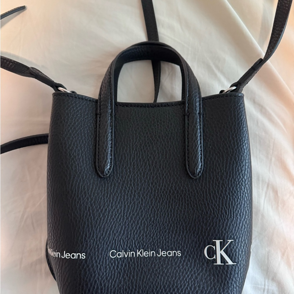 Calvin Klein Sling Bag Black